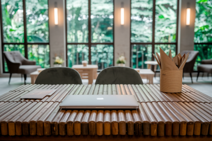 Habitat durable et événements networking : créer un showroom professionnel à domicile